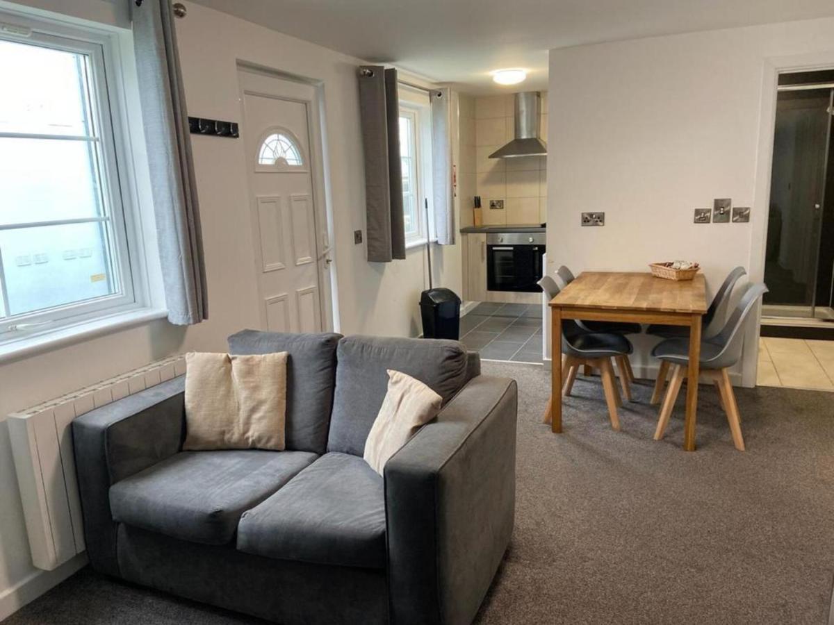 Beautiful 2-Bed Apartment In Ilfracombe Exterior photo