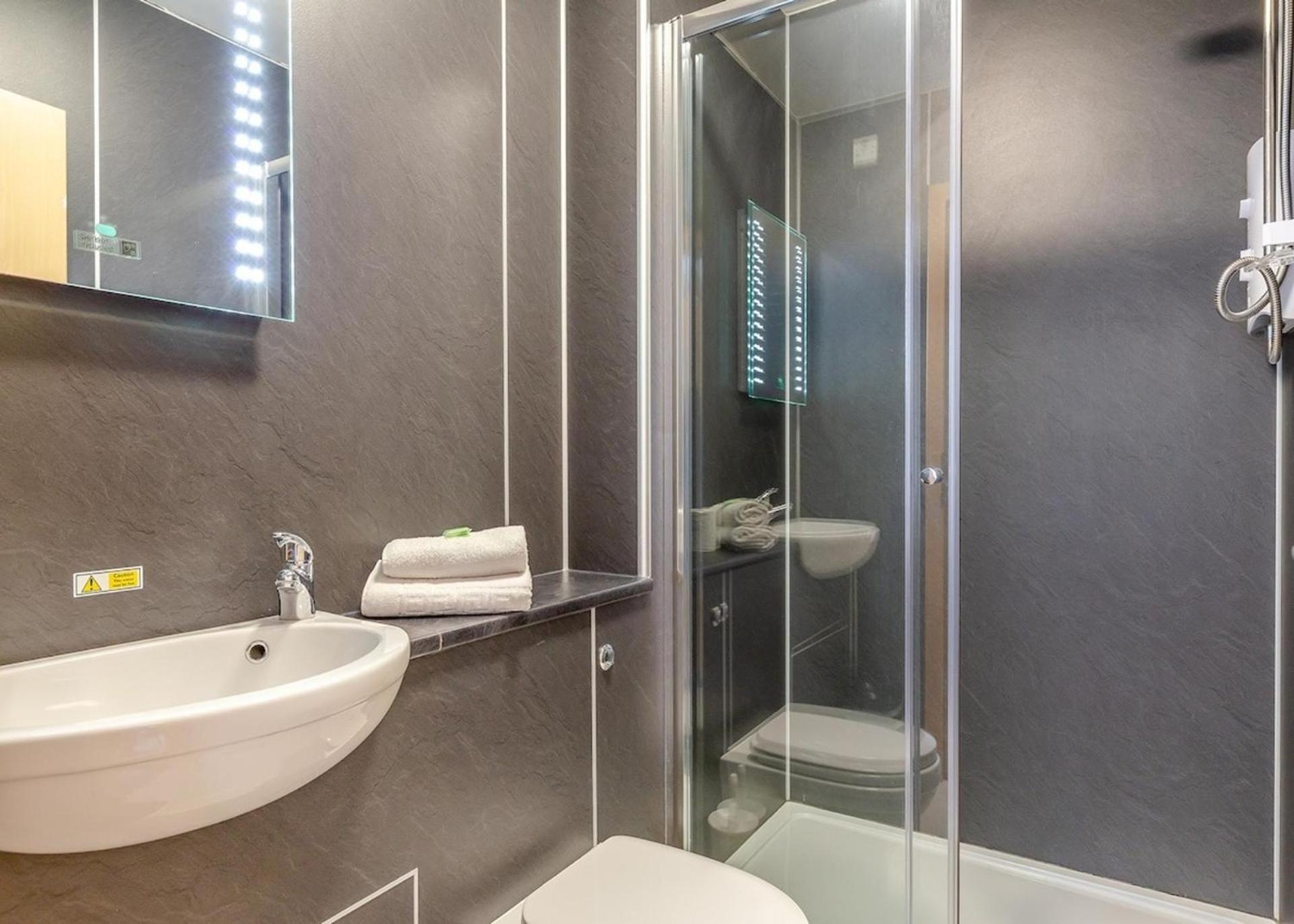 Beautiful 2-Bed Apartment In Ilfracombe Exterior photo